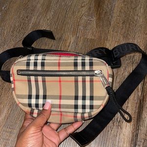 Men crossbody Burberry bag